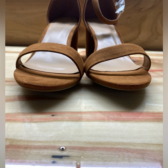 Bamboo Faux Suede Low Chunky Heel - Picture 4 of 10